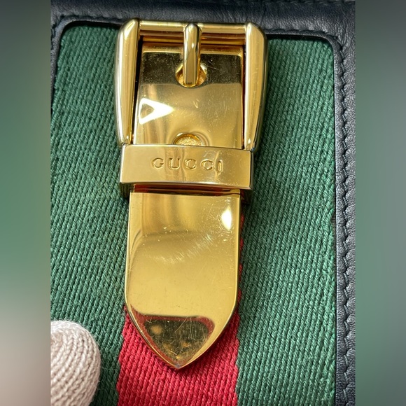 Gucci Sylvie black zippy aroun wallet - Picture 8 of 16